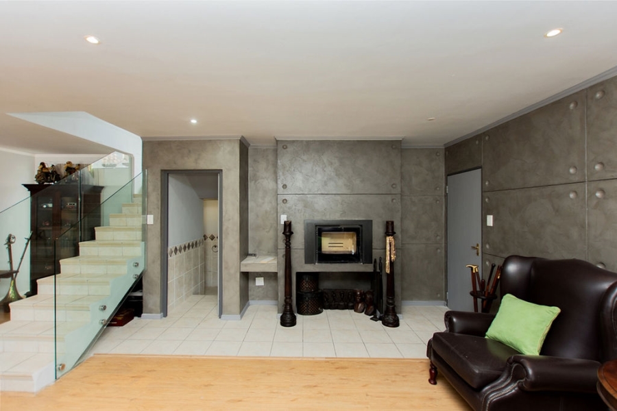 7 Bedroom Property for Sale in Myburgh Park Western Cape